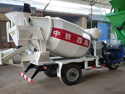 漫星小型商混攪拌車使用后的清理工作